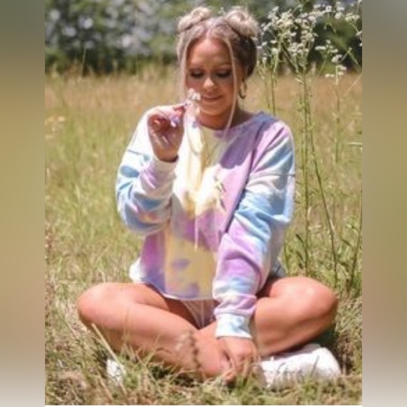 Colsie Tops - Colsie Pastel Tie Dye Cropped Sweatshirt Sz S